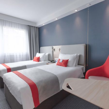 Holiday Inn Express Luzern-Neuenkirch By Ihg Rothenburg Bagian luar foto