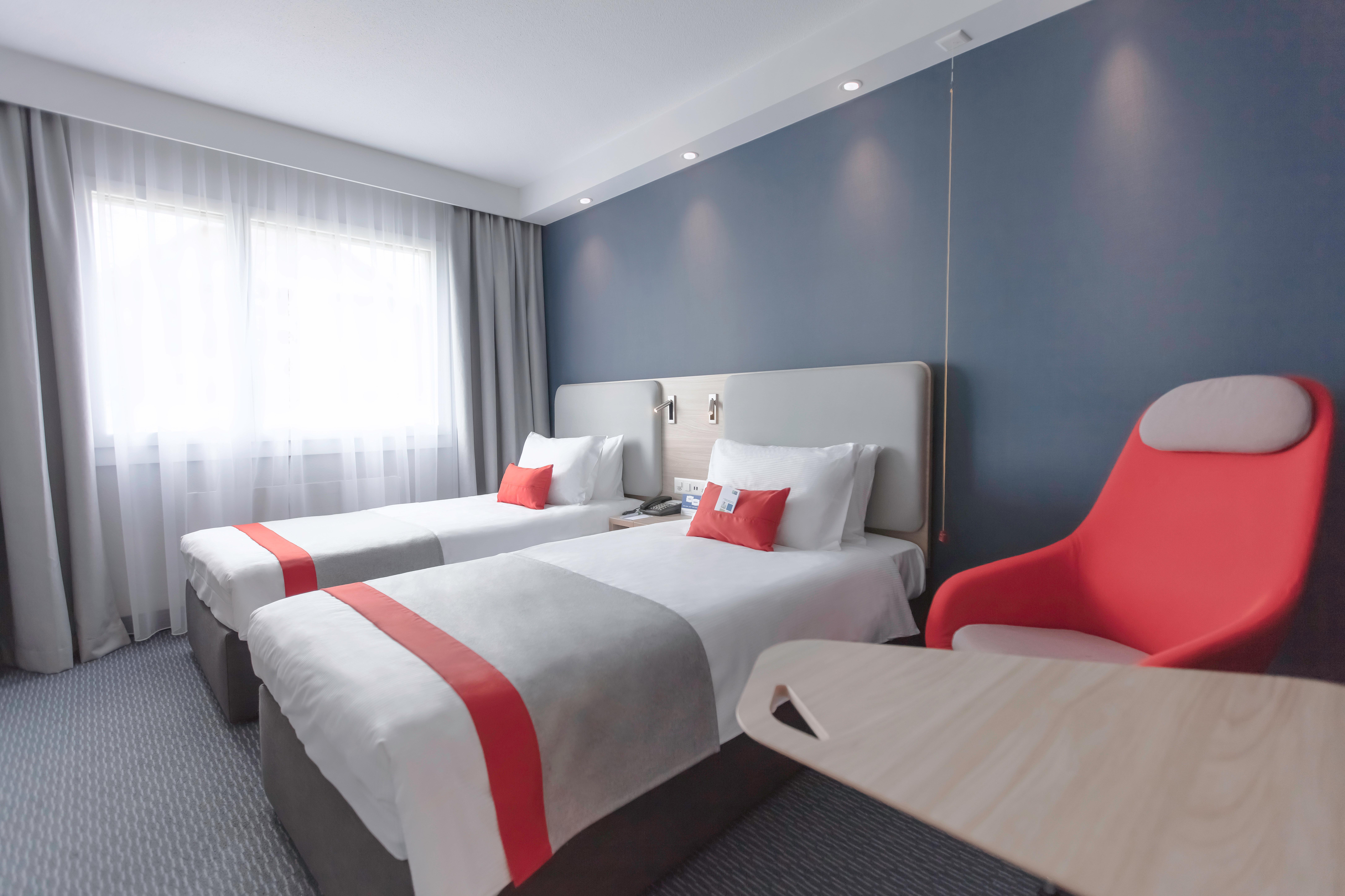 Holiday Inn Express Luzern-Neuenkirch By Ihg Rothenburg Bagian luar foto
