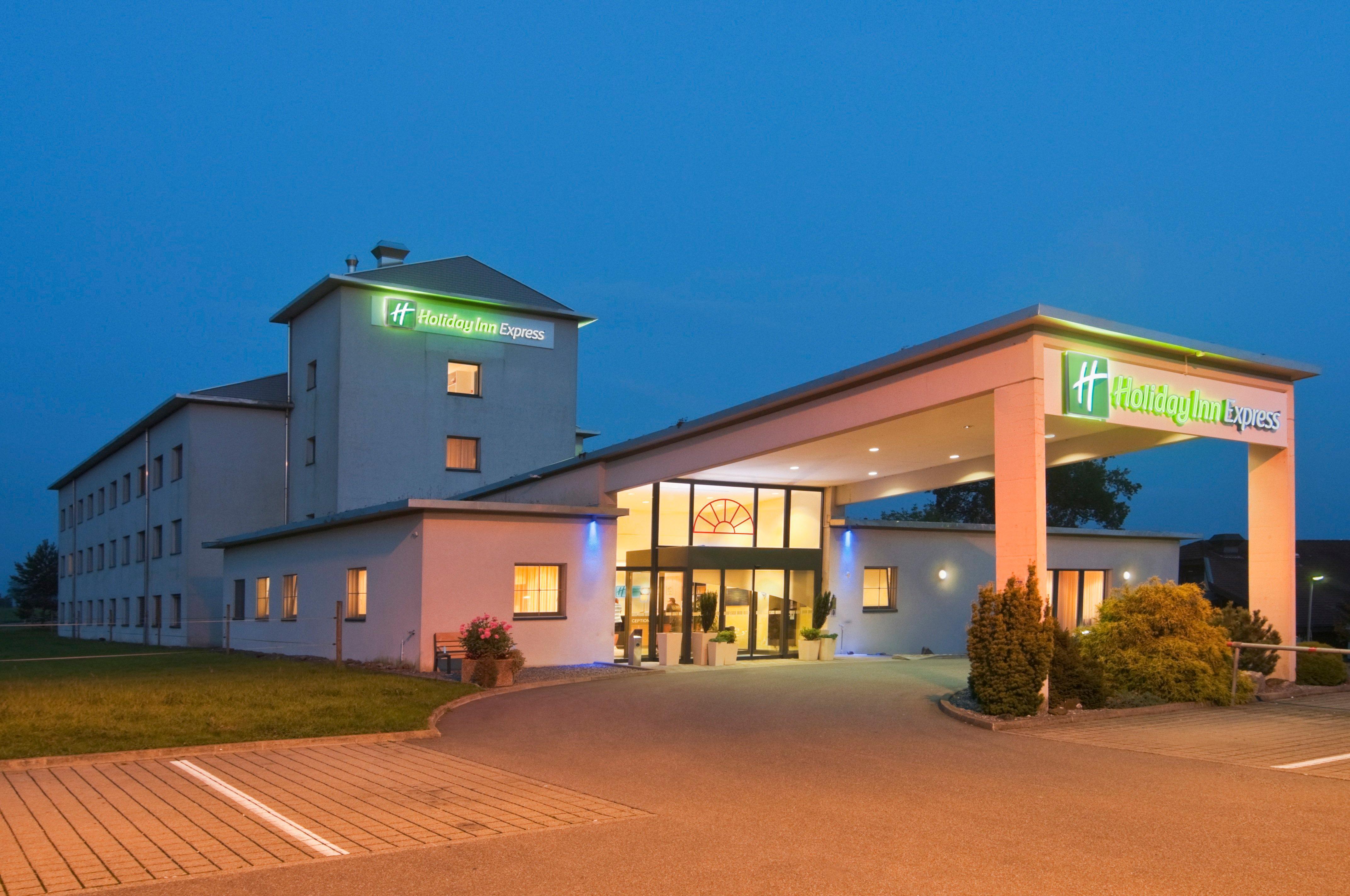 Holiday Inn Express Luzern-Neuenkirch By Ihg Rothenburg Bagian luar foto